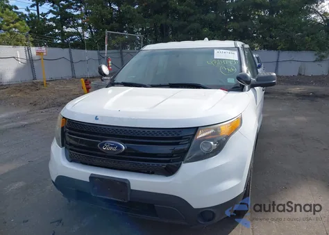 2014 Ford Police Interceptor z USA, uszkodzony, nr VIN 1FM5K8AR9EGA50434